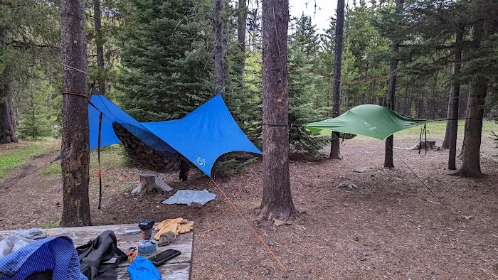 Winom Campground & Trailhead Picture 3