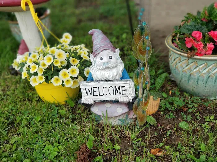 Manor Isle Mobile Home & Extended-Stay RV Park Picture 6