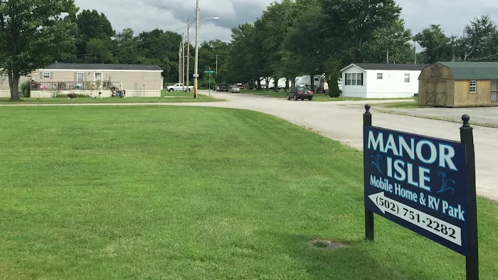 Manor Isle Mobile Home & Extended-Stay RV Park Picture 9