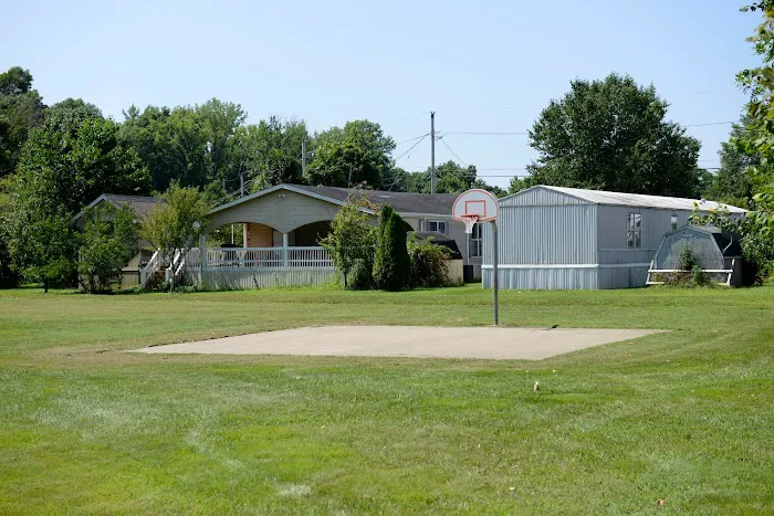 Autumn Lake Pointe Mobile Home Park Picture 5