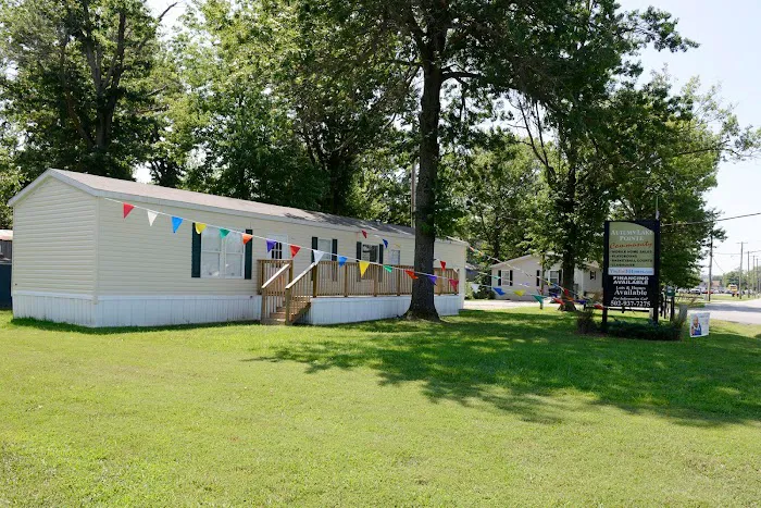 Autumn Lake Pointe Mobile Home Park Picture 7