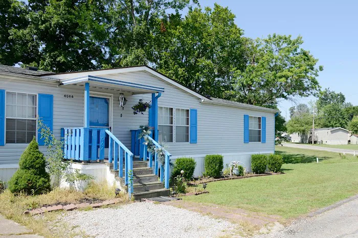 Autumn Lake Pointe Mobile Home Park Picture 6