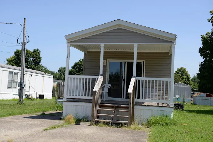 Autumn Lake Pointe Mobile Home Park Picture 8