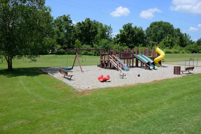 Ashley Pointe Mobile Home Park Picture 7