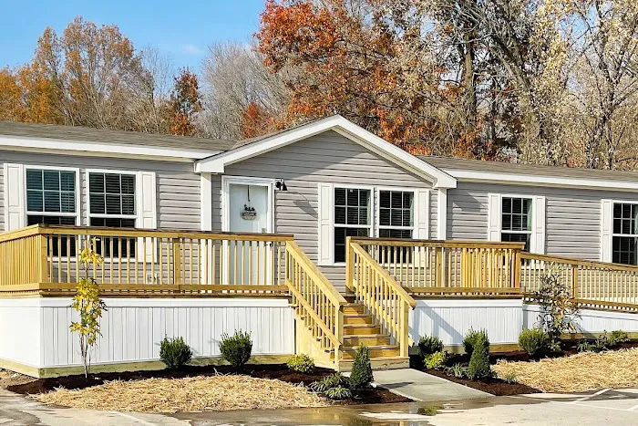 Ashley Pointe Mobile Home Park Picture 8