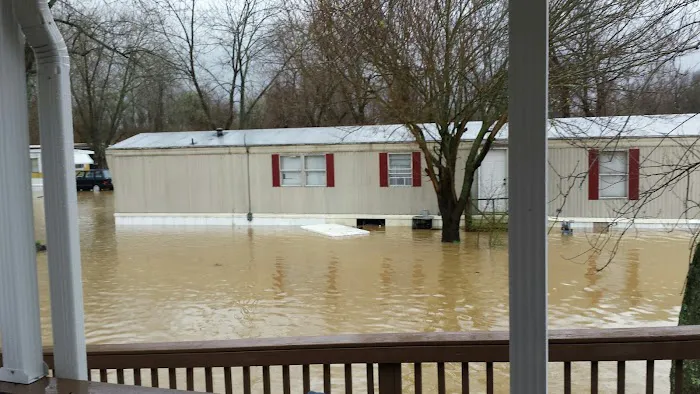 Brookfield Louisville Pointe Mobile Home Park Picture 5