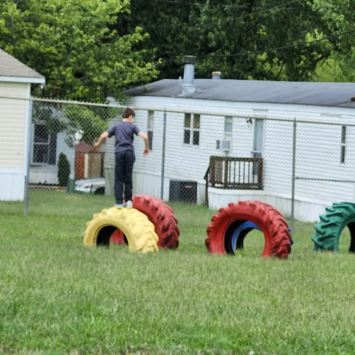 Whispering Oaks Mobile Home Park Picture 5