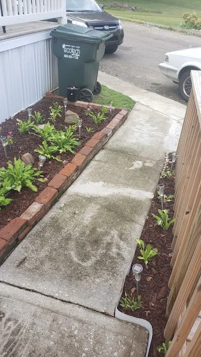 Whispering Oaks Mobile Home Park Picture 6