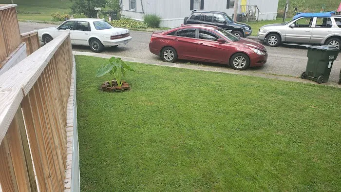 Whispering Oaks Mobile Home Park Picture 7