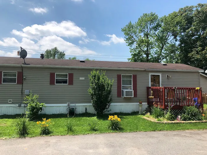 Hillcrest Estates Mobile Home Park Picture 3