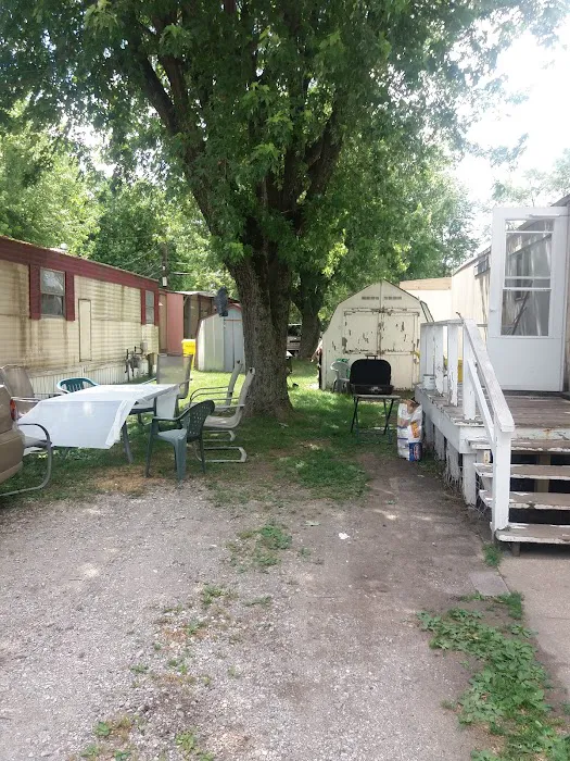 IXL Mobile Home Park Picture 2