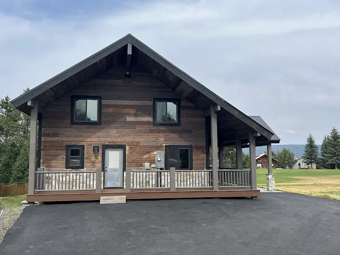 Golf & Geysers Cabin Rental Picture 4