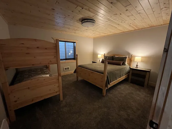 Golf & Geysers Cabin Rental Picture 9