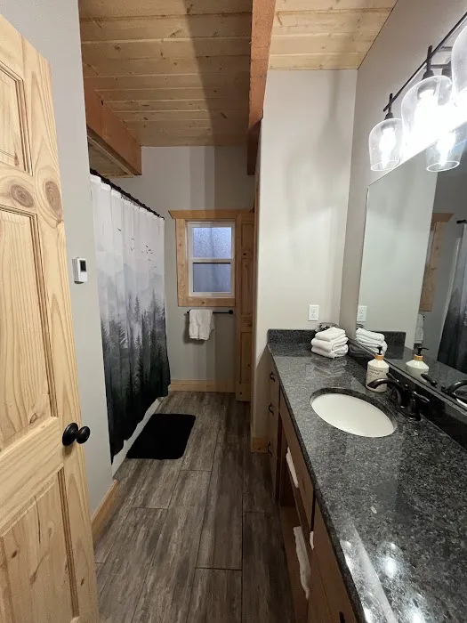Golf & Geysers Cabin Rental Picture 6