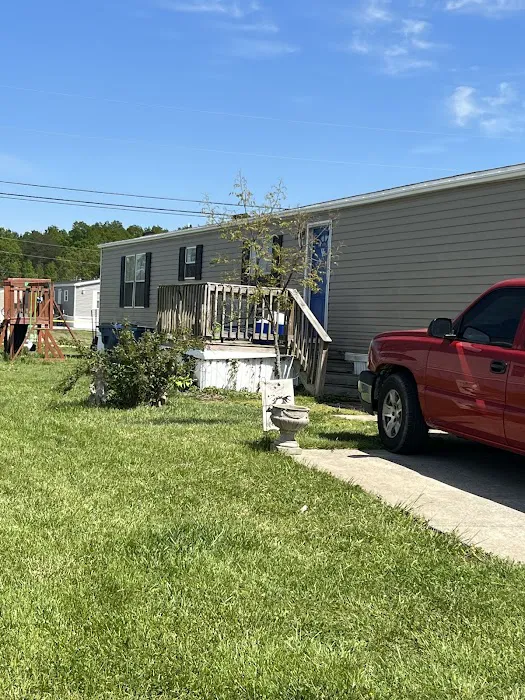 Hickory Acres Manufactured Home Community Picture 2