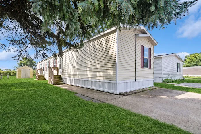 Candlelight Village Mobile Home Park Picture 5