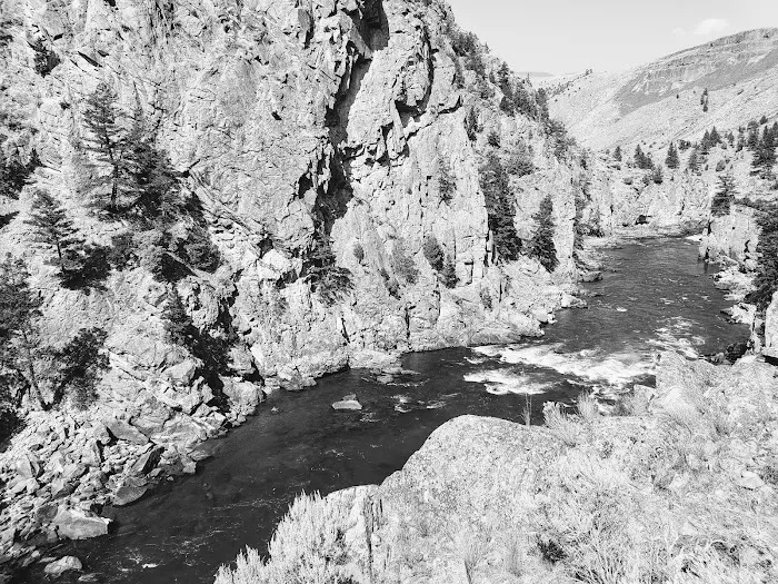 Yellowstone River Trail Picture 3