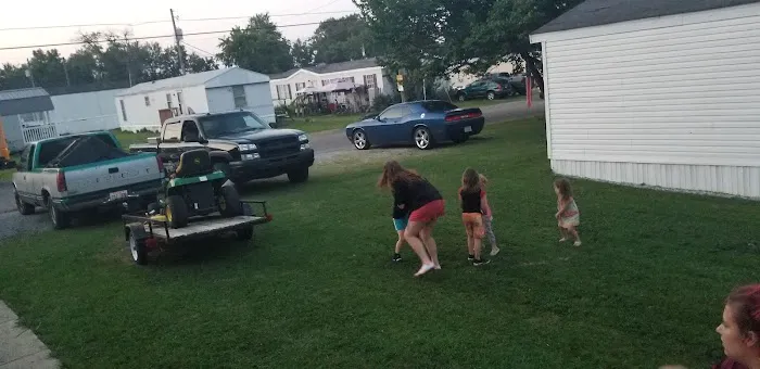 Yarwood Mobile Home Park Picture 4