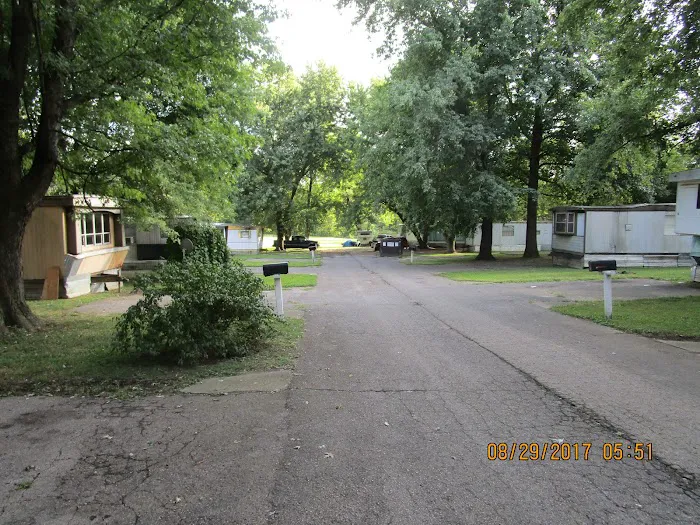 Maplewood Place Mobile Home Park Picture 1