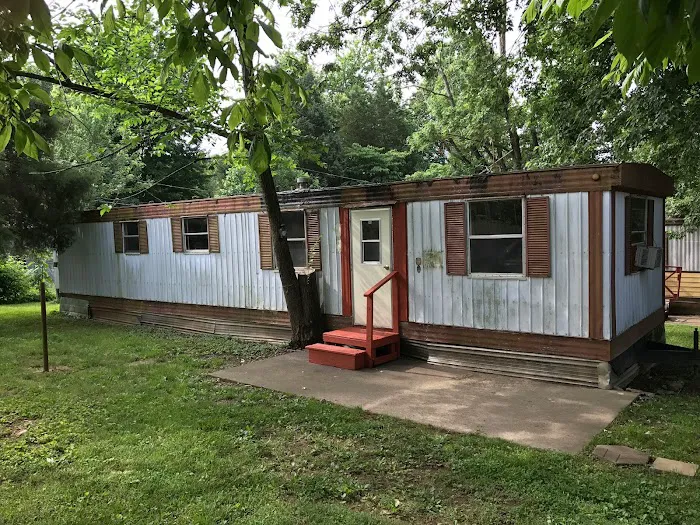 Maplewood Place Mobile Home Park Picture 5