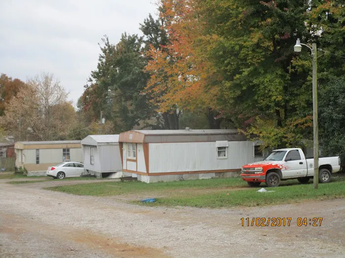 Town and Country Mobile Home Park Picture 2