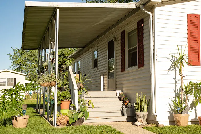 Queens Estates Picture 5