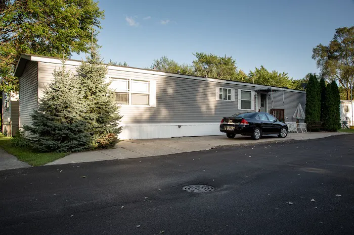 Queens Estates Picture 2