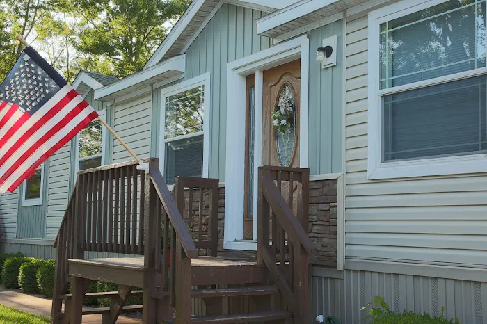 Queens Estates Picture 8