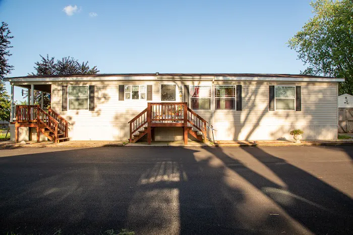 Queens Estates Picture 10