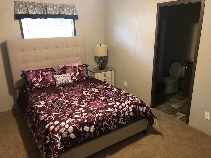 Colonial Estates Mobile Home Park Picture 3