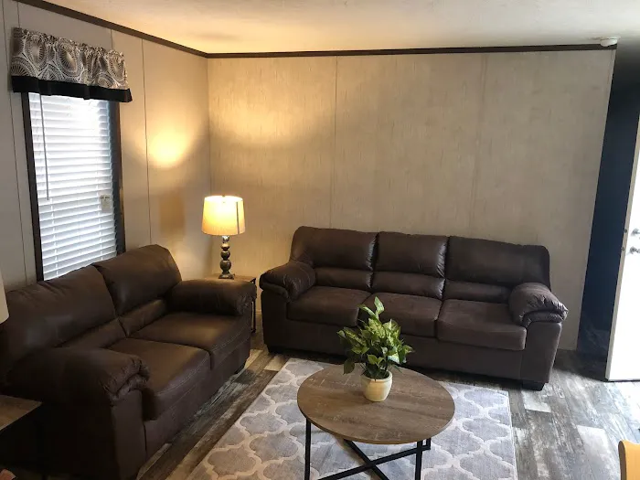 Colonial Estates Mobile Home Park Picture 5