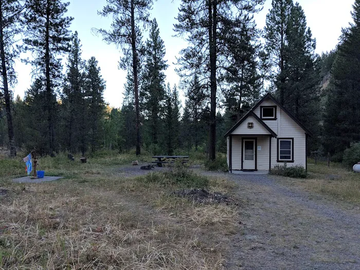 Antlers Guard Station Picture 7