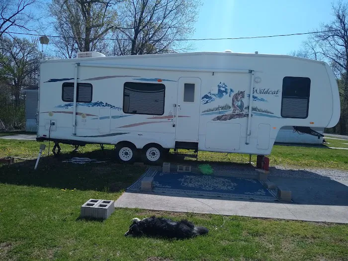 Trail A Way Mobile Home & RV Park Picture 7