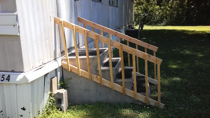 Riverbend Pointe Mobile Home and RV Park Picture 4