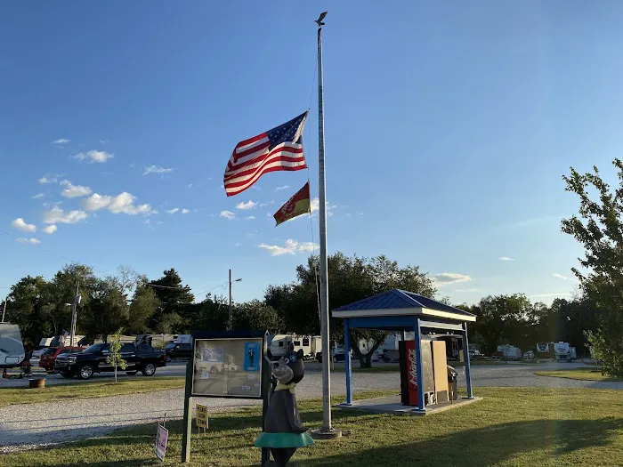 Vincennes RV Park Picture 4