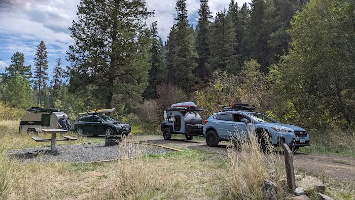 Tollbridge Campground Picture 1