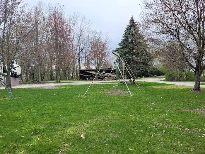 Cedar Lake Ministries RV Park Picture 4