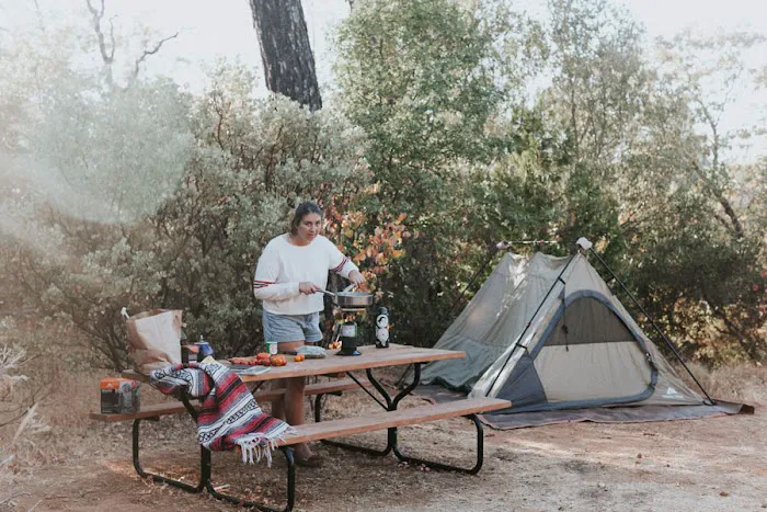 Rock House Camp: Closed Picture 4