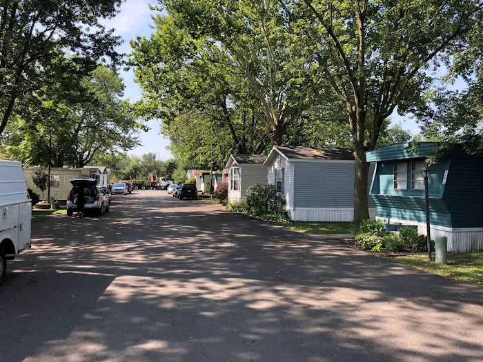Valley Oaks Mobile Home Park Picture 2