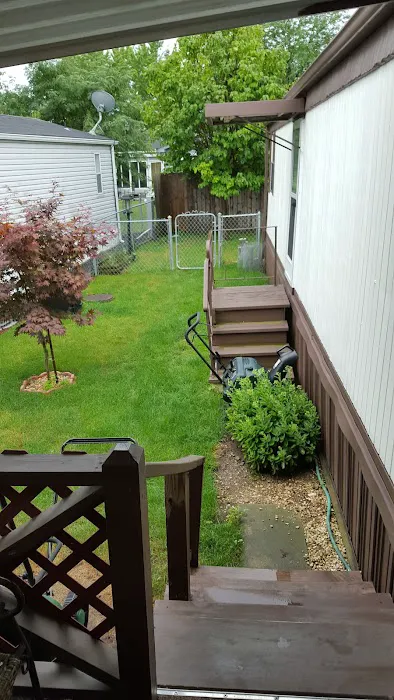 Maple Crest Manor Moble Home Office Picture 2