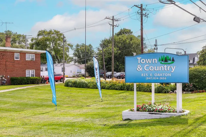 Town & Country Picture 10