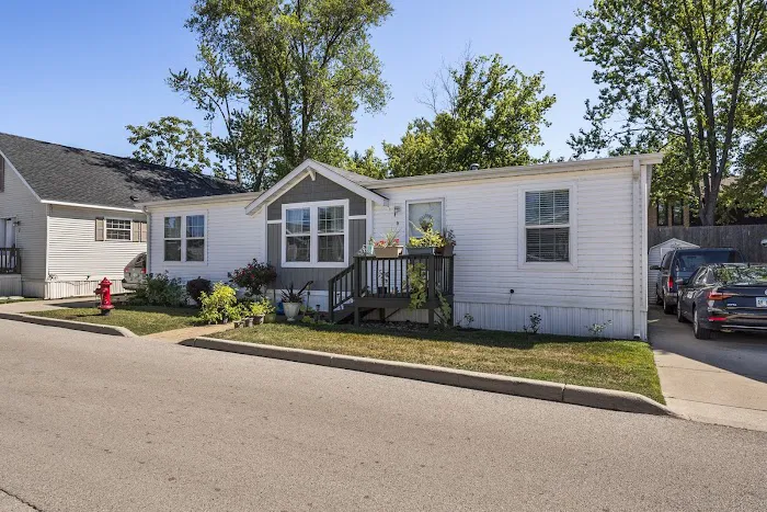 Sunset Village Manufactured Housing Picture 1