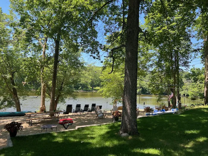 Fox Bluff Cottages & RV Picture 4