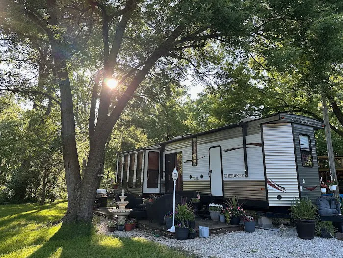 Fox Bluff Cottages & RV Picture 9