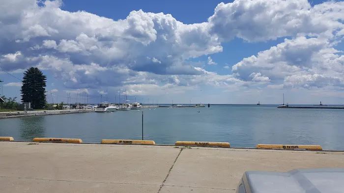 MWR Navy Great Lakes RV Campground Picture 8
