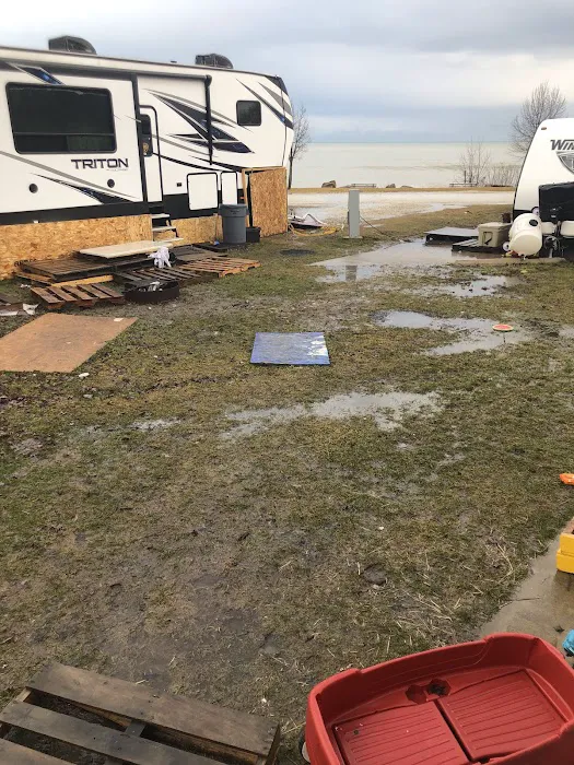 MWR Navy Great Lakes RV Campground Picture 6