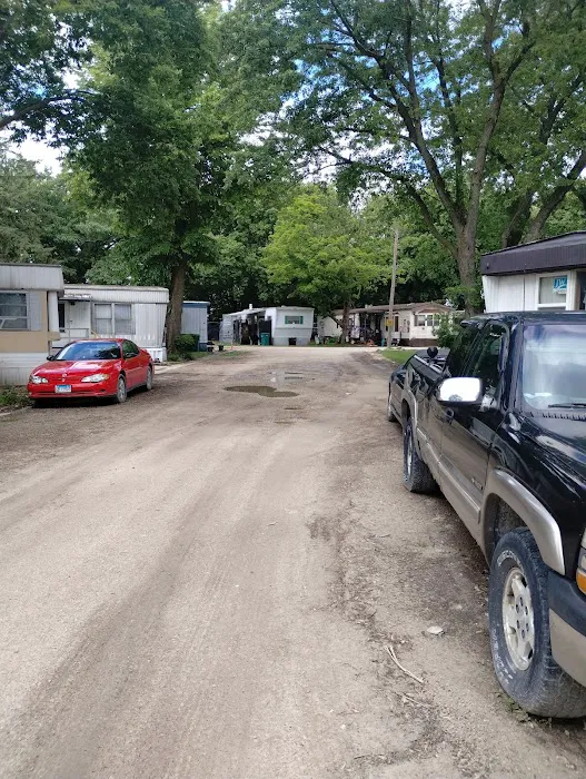 Ottawa Estates Mobile Home Park Picture 4