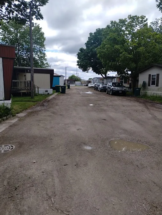 Ottawa Estates Mobile Home Park Picture 2