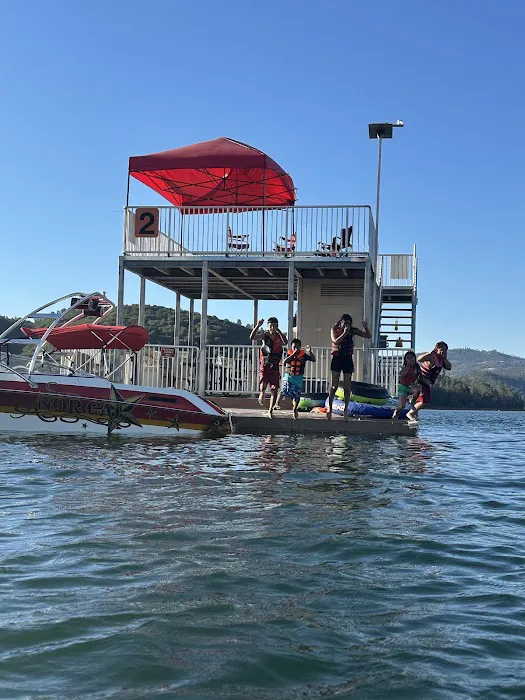 Lake Oroville's Floating Campsites Picture 3