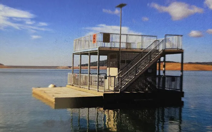 Lake Oroville's Floating Campsites Picture 4